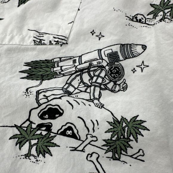 Eighty Eight 88 Men's T-Shirt Button Size XL Short Sleeve Collar Alien Spaceship - Picture 9 of 12